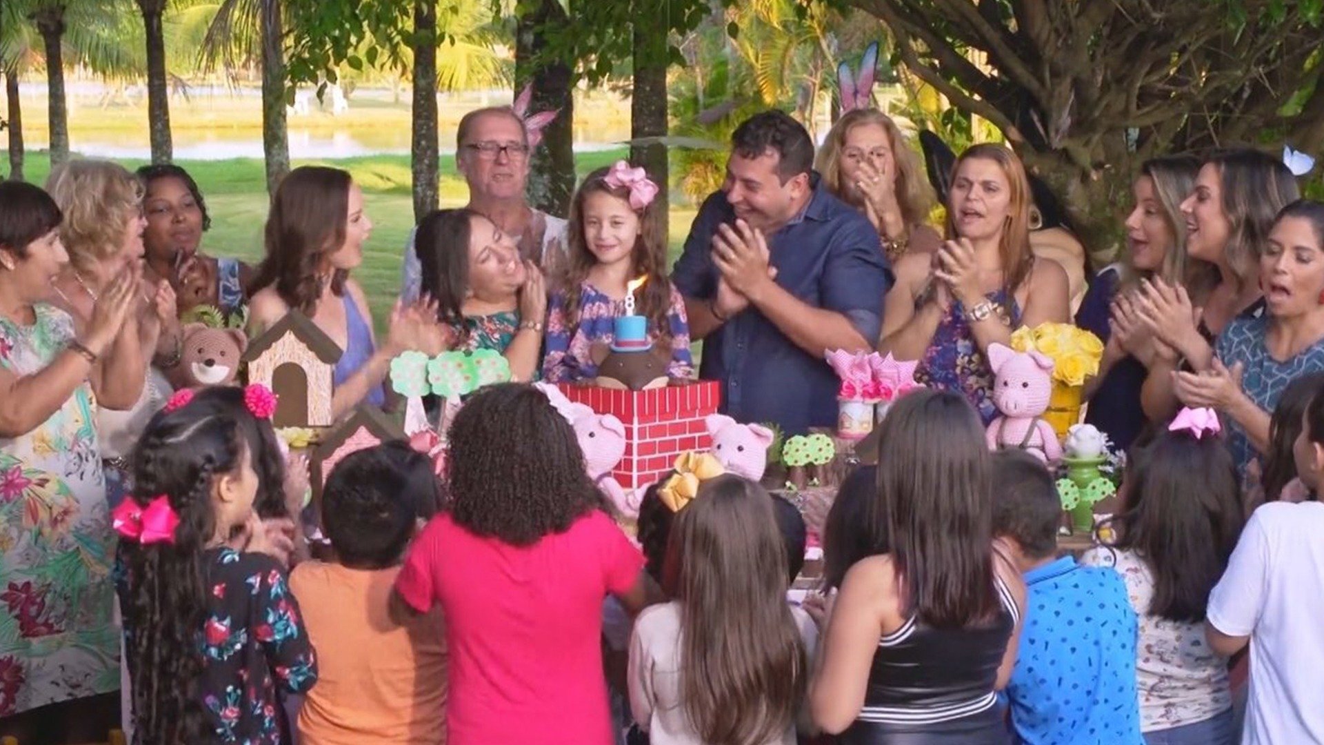 Fazendo a Festa : Três Porquinhos